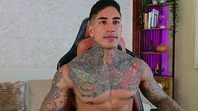 Snapshot of AdanReilly chatting on November 21, 2025, 12:48 pm AdanReilly online show from November 21, 2025, 12:48 pm