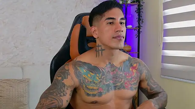 Snapshot of AdanReilly chatting on February 8, 2025, 7:27 pm AdanReilly online show from February 8, 2025, 7:27 pm