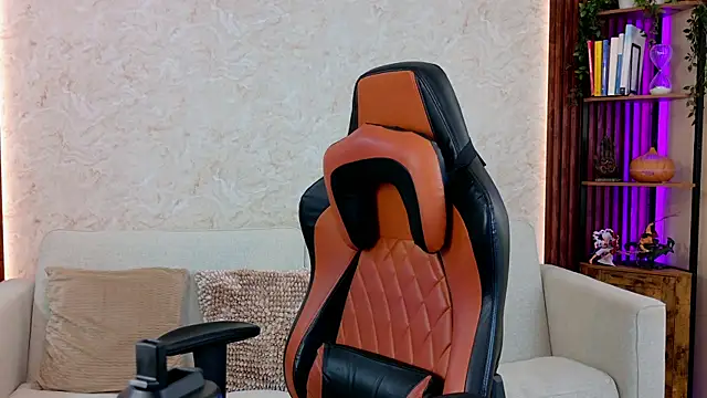 AdanReilly online show from April 10, 2026, 9:00 pm