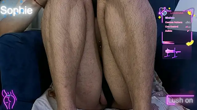 Snapshot of Sophiehuntress chatting on October 22, 2025, 12:15 pm Sophiehuntress online show from October 22, 2025, 12:15 pm