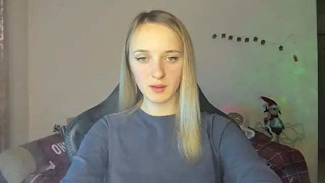 Snapshot of RouseReed chatting on December 14, 2025, 1:06 pm RouseReed online show from December 14, 2025, 1:06 pm