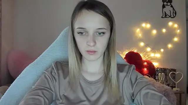 Snapshot of RouseReed chatting on February 23, 2026, 6:58 am RouseReed online show from February 23, 2026, 6:58 am