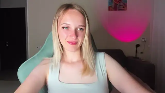 Snapshot of RouseReed chatting on July 12, 2026, 7:15 pm RouseReed online show from July 12, 2026, 7:15 pm
