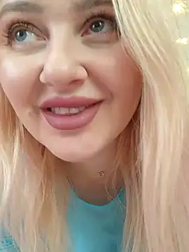 Snapshot of LadyLolyPop_ chatting on November 19, 2025, 2:11 am LadyLolyPop online show from November 19, 2025, 2:11 am