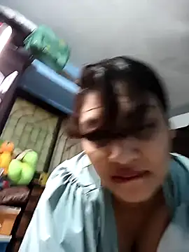 Snapshot of HottyOlly chatting on October 10, 2025, 11:33 am HottyOlly online show from October 10, 2025, 11:33 am