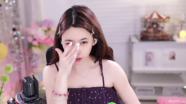 Snapshot of SleepArtist chatting on February 8, 2026, 7:28 am SleepArtist online show from February 8, 2026, 7:28 am