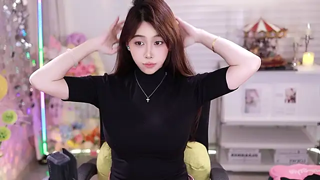 Snapshot of SleepArtist chatting on February 13, 2026, 6:02 am SleepArtist online show from February 13, 2026, 6:02 am