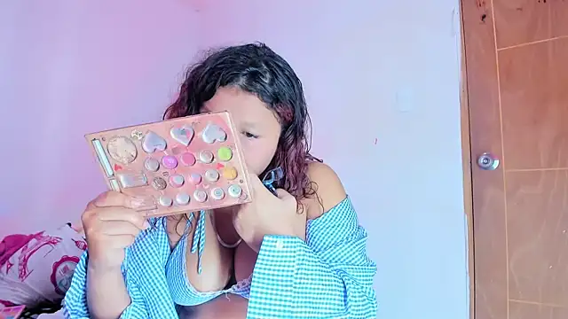 Emily Coper18 online show from April 4, 2026, 2:12 pm