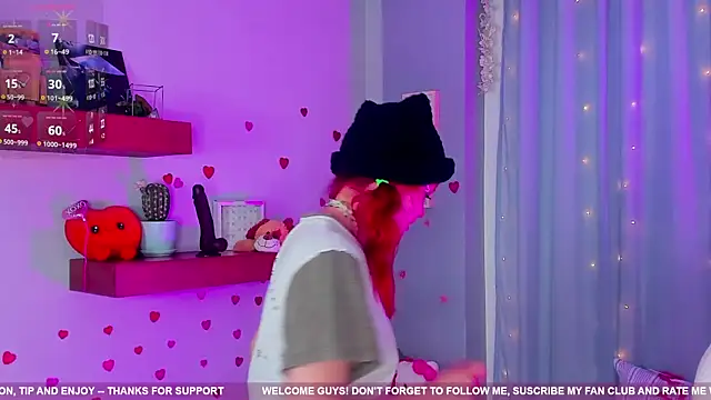 Snapshot of Tiny__Emmy chatting on February 22, 2025, 7:03 pm Tiny Emmy online show from February 22, 2025, 7:03 pm