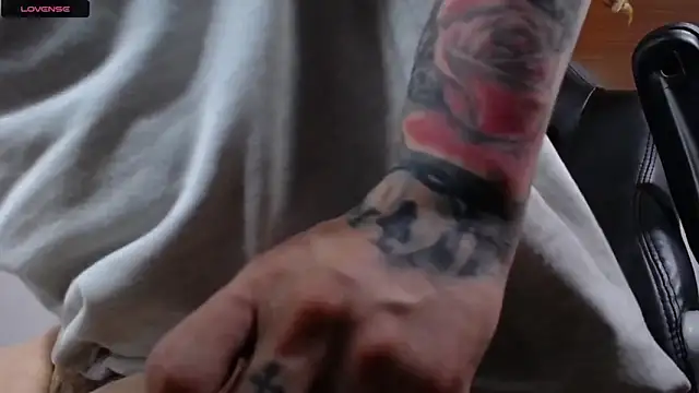 cute eidenx online show from February 20, 2026, 10:22 pm