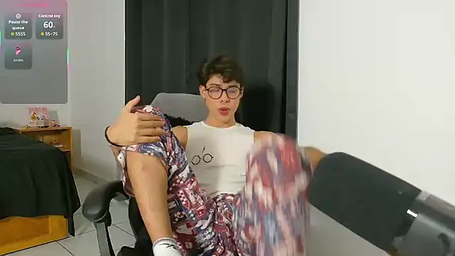 Snapshot of Jacotnk chatting on December 2, 2025, 4:47 am Jacotnk online show from December 2, 2025, 4:47 am