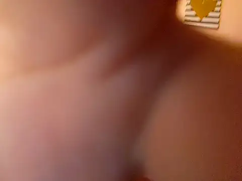 Snapshot of Blanquitaaa chatting on December 1, 2024, 9:20 pm Blanquitaaa online show from December 1, 2024, 9:20 pm