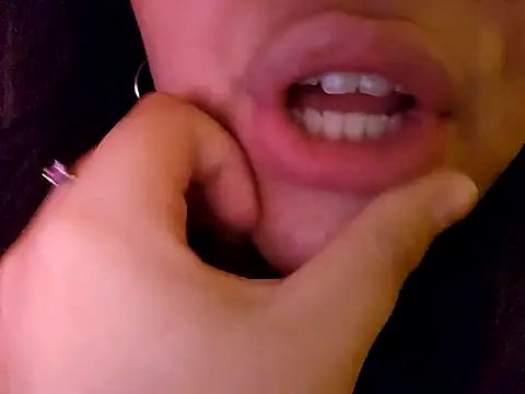 Snapshot of Blanquitaaa chatting on March 12, 2025, 7:58 pm Blanquitaaa online show from March 12, 2025, 7:58 pm