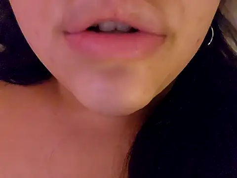 Snapshot of Blanquitaaa chatting on March 20, 2025, 6:09 pm Blanquitaaa online show from March 20, 2025, 6:09 pm