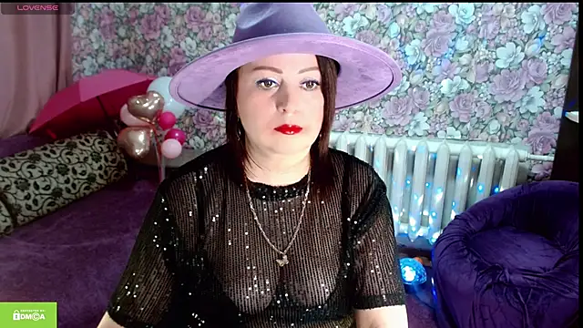 Julia-ru online show from April 13, 2026, 7:51 pm