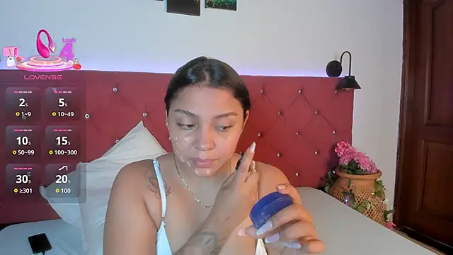 Abril Gomez06 online show from February 24, 2026, 7:37 pm