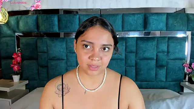 Snapshot of Abril_Gomez06 chatting on May 16, 2026, 7:57 pm Abril Gomez06 online show from May 16, 2026, 7:57 pm