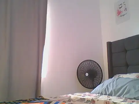 Snapshot of MissLilly1 chatting on January 16, 2026, 4:49 am MissLilly1 online show from January 16, 2026, 4:49 am