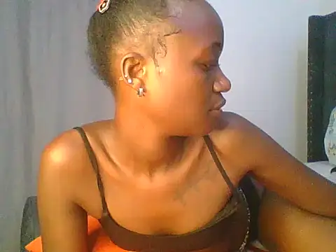 Snapshot of MissLilly1 chatting on October 12, 2025, 12:56 am MissLilly1 online show from October 12, 2025, 12:56 am