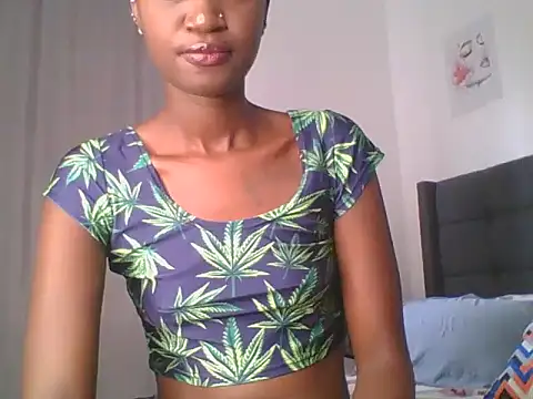 Snapshot of MissLilly1 chatting on January 14, 2026, 6:17 am MissLilly1 online show from January 14, 2026, 6:17 am