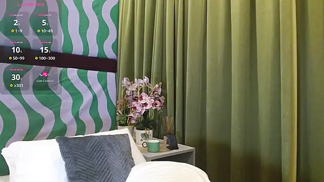 Snapshot of Trinity_Fire chatting on February 27, 2025, 6:46 am Trinity Fire online show from February 27, 2025, 6:46 am