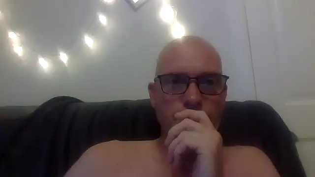 Snapshot of mrtickle0025 chatting on May 29, 2026, 5:24 am mrtickle0025 online show from May 29, 2026, 5:24 am