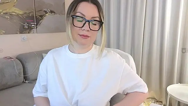 ElleCherry online show from January 11, 2026, 4:08 am