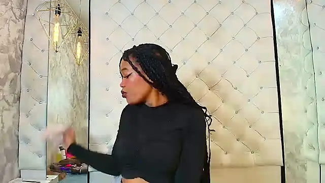 CrystalBrooke3x online show from April 7, 2026, 10:00 pm