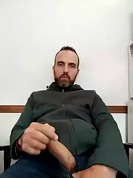 Snapshot of leon3875 chatting on December 4, 2024, 3:26 pm leon3875 online show from December 4, 2024, 3:26 pm