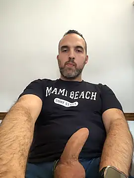 Snapshot of leon3875 chatting on November 25, 2025, 3:34 pm leon3875 online show from November 25, 2025, 3:34 pm