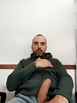 Snapshot of leon3875 chatting on December 17, 2024, 3:27 pm leon3875 online show from December 17, 2024, 3:27 pm