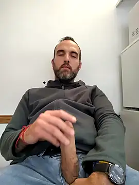 Snapshot of leon3875 chatting on March 11, 2025, 3:23 pm leon3875 online show from March 11, 2025, 3:23 pm