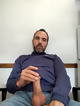 Snapshot of leon3875 chatting on November 6, 2025, 3:27 pm leon3875 online show from November 6, 2025, 3:27 pm