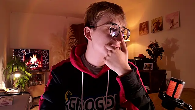 Mr evan1 online show from September 30, 2025, 4:35 pm