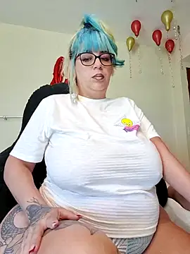 Snapshot of Escarlate4you_ chatting on February 15, 2026, 9:52 am Escarlate4you online show from February 15, 2026, 9:52 am