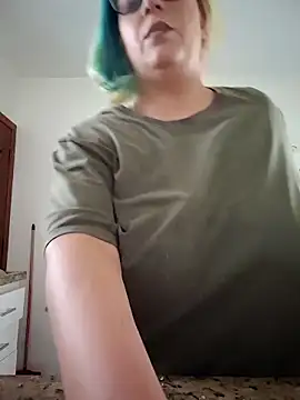 Snapshot of Escarlate4you_ chatting on February 21, 2026, 9:33 am Escarlate4you online show from February 21, 2026, 9:33 am