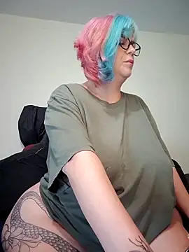 Snapshot of Escarlate4you_ chatting on February 24, 2026, 9:54 am Escarlate4you online show from February 24, 2026, 9:54 am