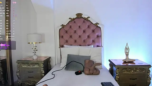 Mara Betancurt online show from December 20, 2025, 3:53 am