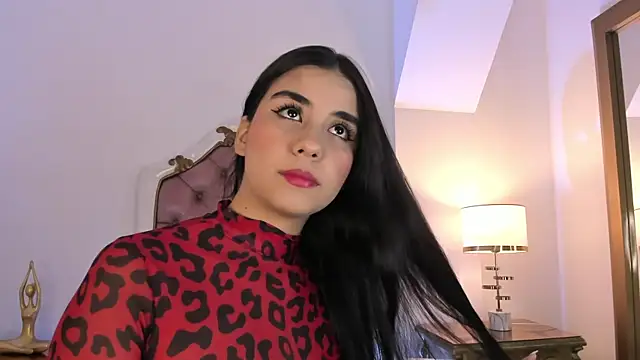 Snapshot of Mara_Betancurt chatting on September 27, 2025, 3:45 am Mara Betancurt online show from September 27, 2025, 3:45 am