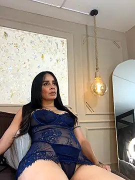 Snapshot of Alishak chatting on December 17, 2025, 8:03 pm Alishak online show from December 17, 2025, 8:03 pm