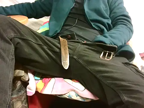 Snapshot of Giulio35_Pika chatting on November 30, 2025, 5:52 am Giulio35 Pika online show from November 30, 2025, 5:52 am