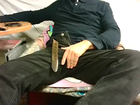 Snapshot of Giulio35_Pika chatting on December 4, 2025, 4:17 pm Giulio35 Pika online show from December 4, 2025, 4:17 pm