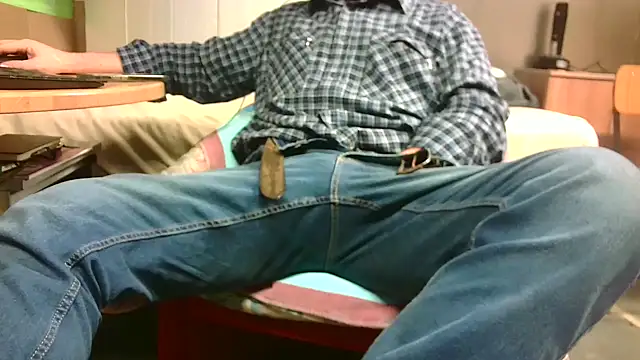 Giulio35 Pika online show from February 17, 2026, 5:21 pm