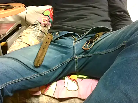 Snapshot of Giulio35_Pika chatting on November 21, 2025, 5:56 pm Giulio35 Pika online show from November 21, 2025, 5:56 pm