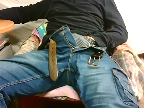 Snapshot of Giulio35_Pika chatting on November 12, 2025, 3:49 pm Giulio35 Pika online show from November 12, 2025, 3:49 pm