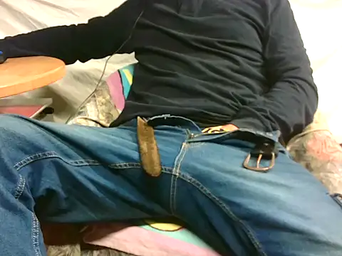 Snapshot of Giulio35_Pika chatting on October 31, 2025, 6:10 am Giulio35 Pika online show from October 31, 2025, 6:10 am