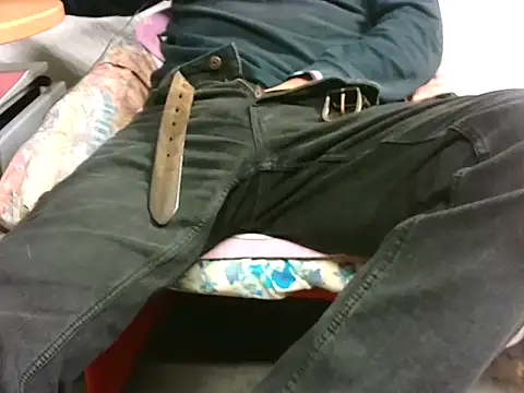 Snapshot of Giulio35_Pika chatting on November 24, 2025, 4:40 pm Giulio35 Pika online show from November 24, 2025, 4:40 pm