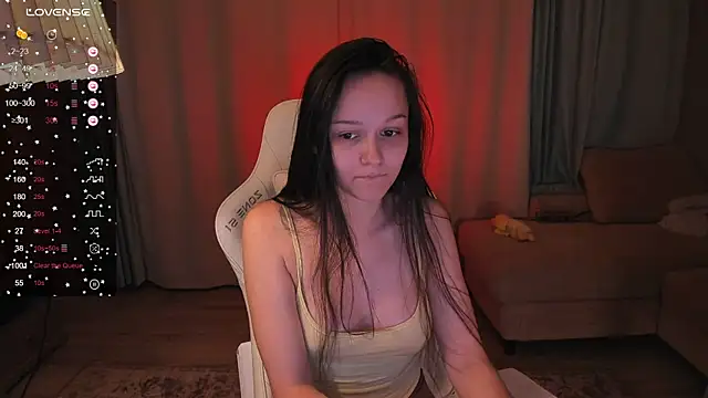 Snapshot of falcon_baby chatting on November 8, 2025, 3:48 pm falcon baby online show from November 8, 2025, 3:48 pm