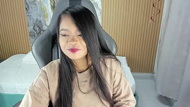 Snapshot of Lili_16 chatting on November 21, 2025, 11:09 am Lili 16 online show from November 21, 2025, 11:09 am