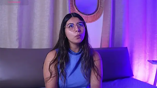 ShelleyMorell online show from November 3, 2025, 2:31 pm